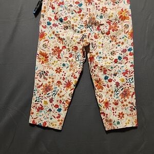 Kim Rogers size 14 Petite White w/Floral pattern